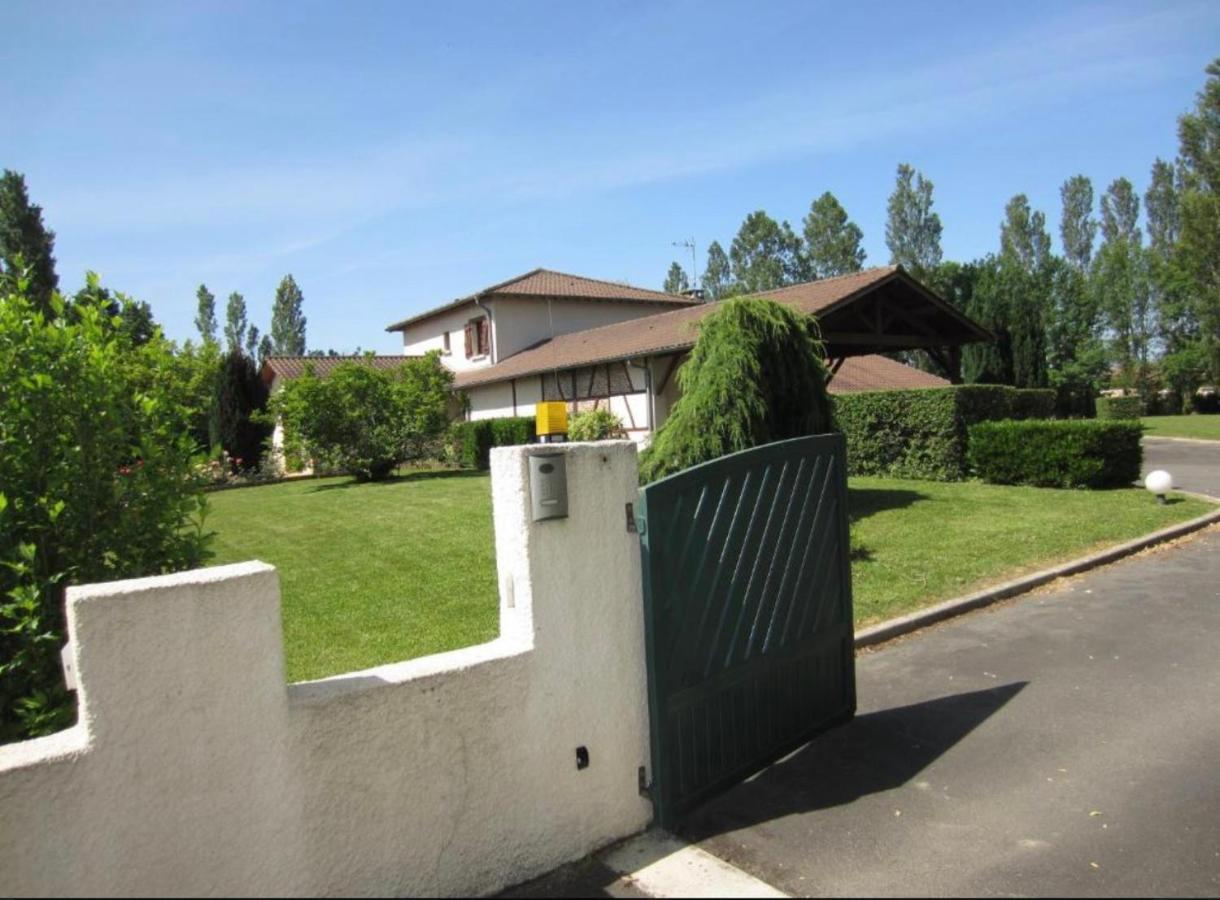 Parc De La Charmille Acomodação com café da manhã Saint-Étienne-sur-Reyssouze Exterior foto