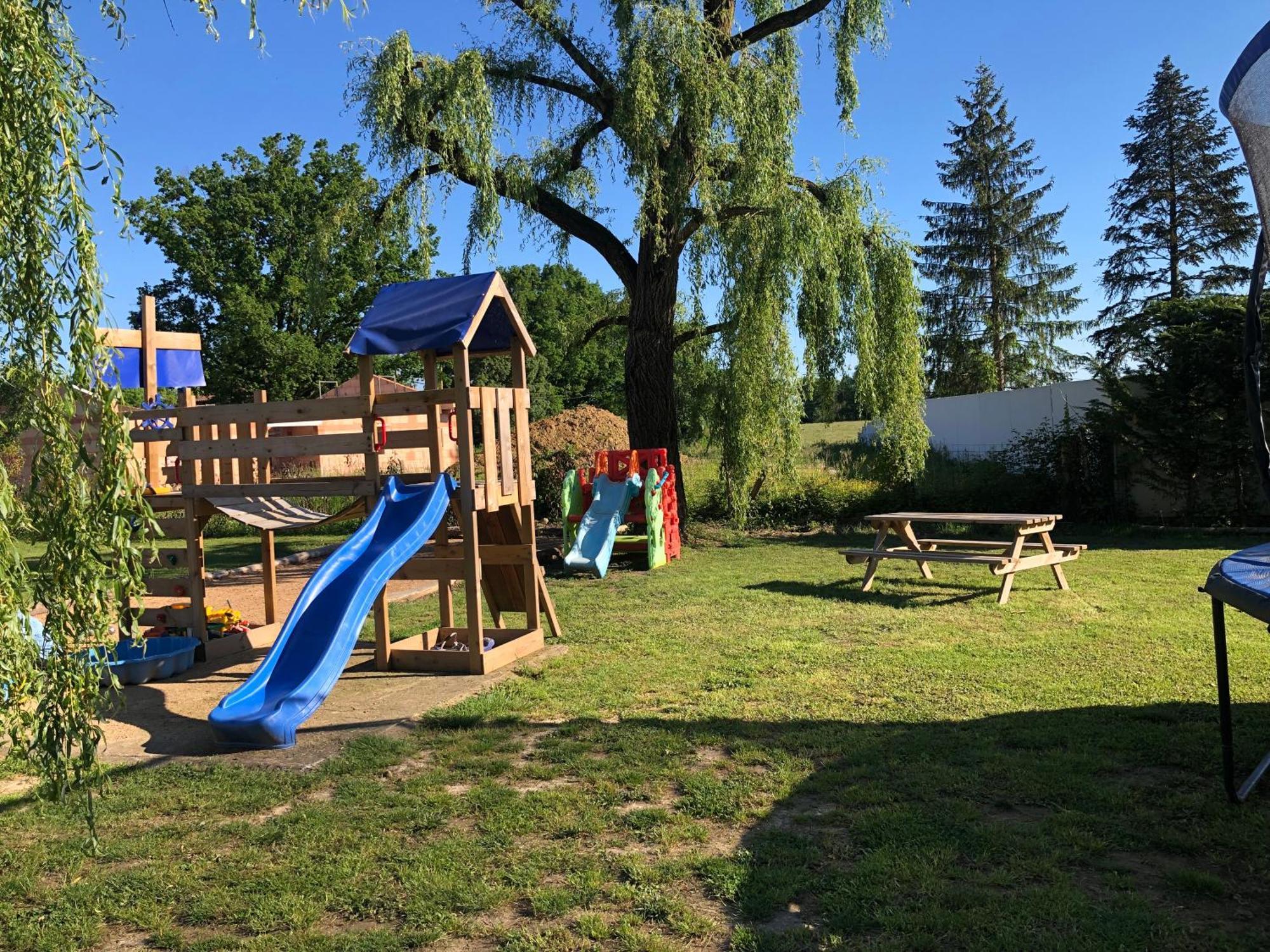 Parc De La Charmille Acomodação com café da manhã Saint-Étienne-sur-Reyssouze Exterior foto