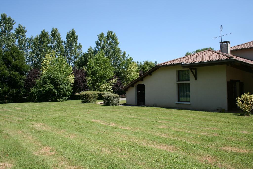 Parc De La Charmille Acomodação com café da manhã Saint-Étienne-sur-Reyssouze Exterior foto